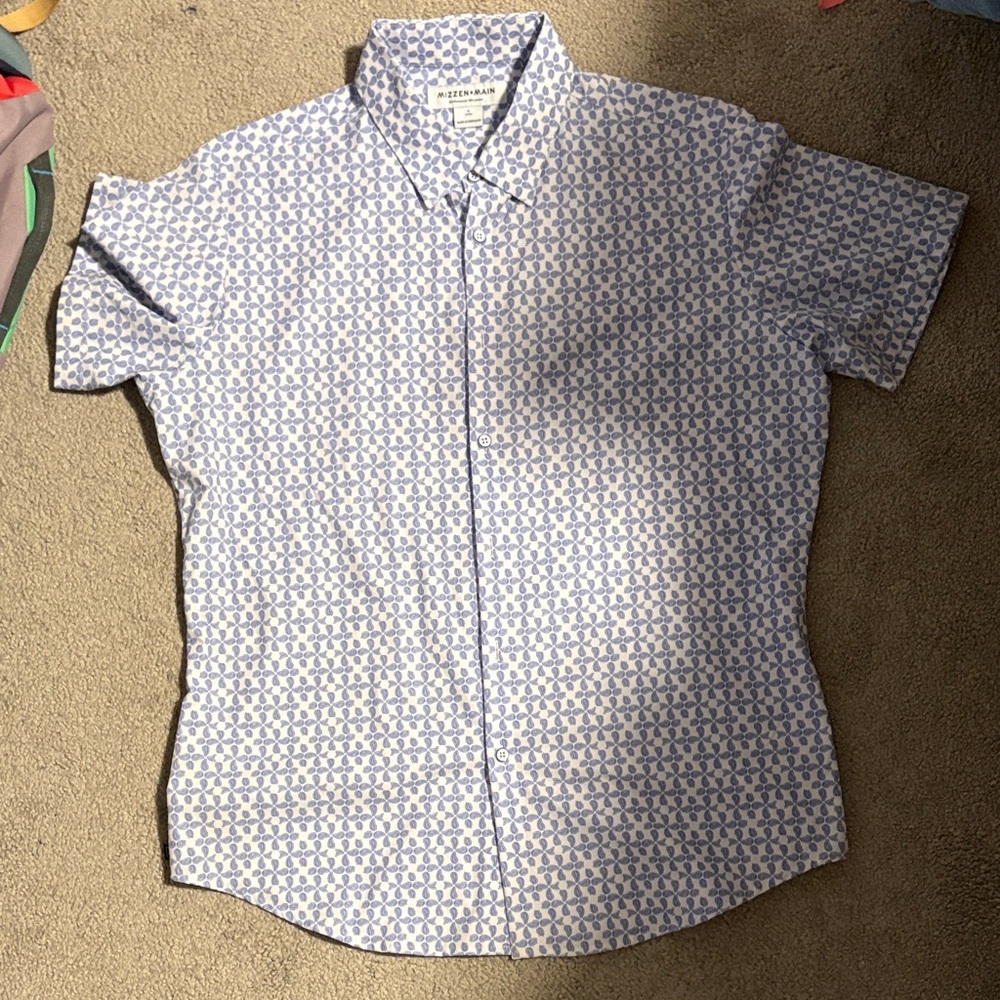 Mizzen + Main White and Blue Geometric Shirt